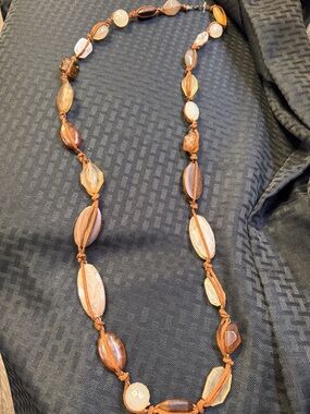 Women's necklace